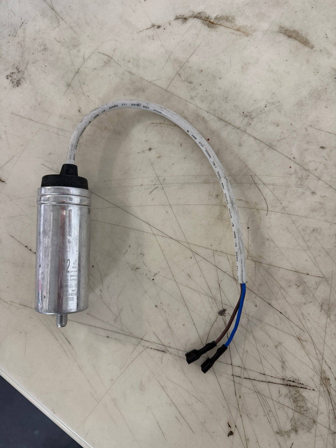 CBB65 12uF commercial refrigerator run capacitor 250VAC with mounting stud and lead wires